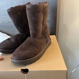 Uggs right boot has water damage